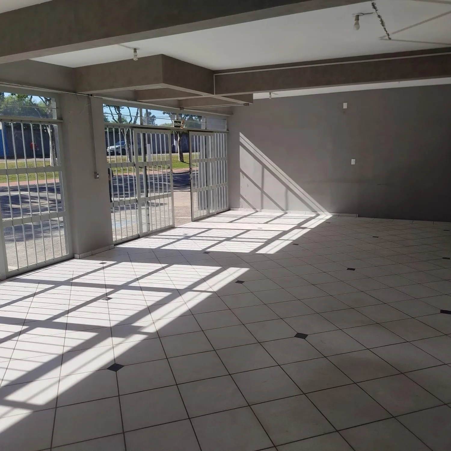 Salão comercial vista interna 2 do(a) terreno padrão neutro em Liberdade, Itu - SP