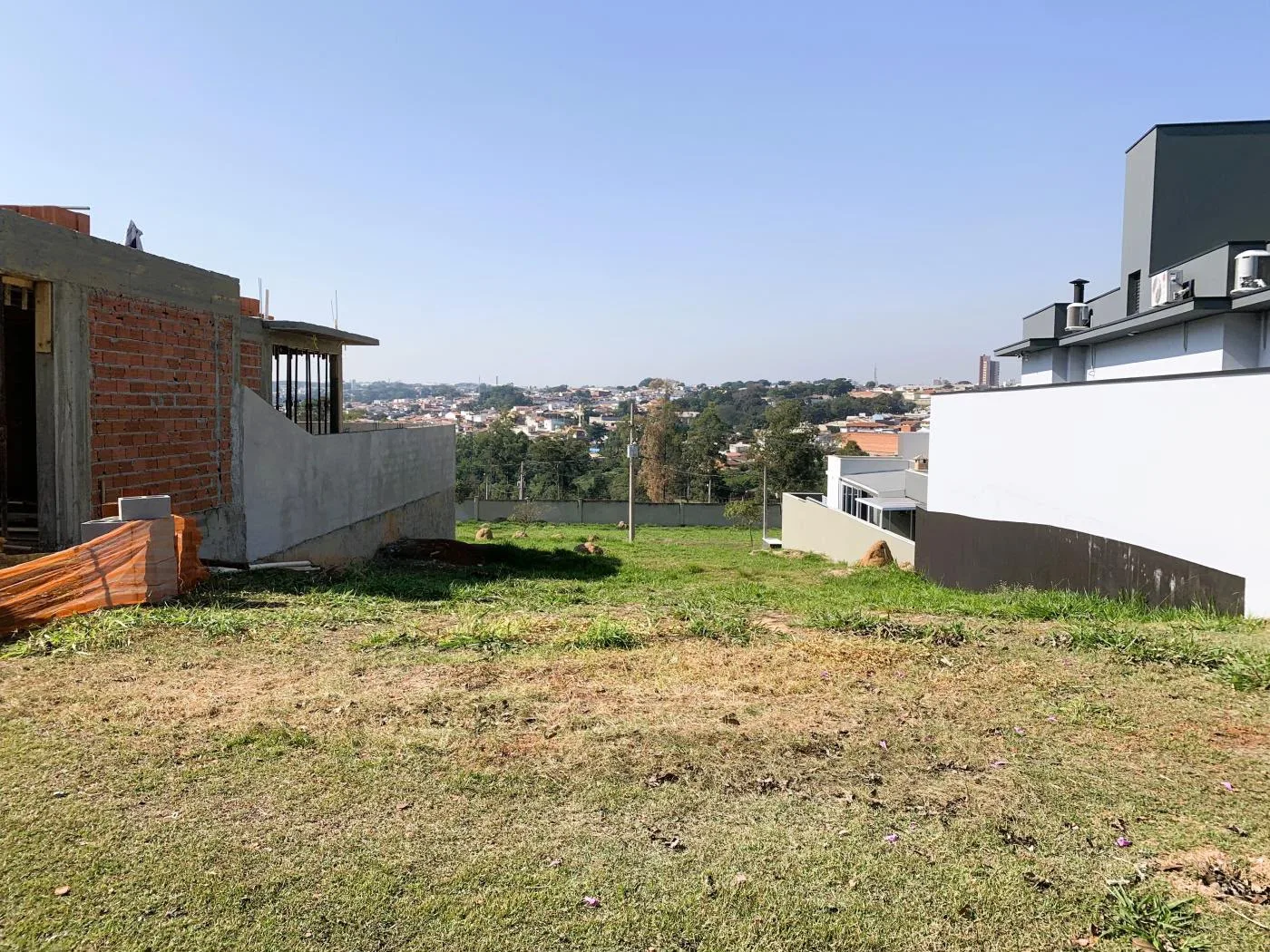 Terreno em Condomínio com Excelente Preço!